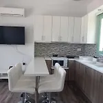 Kamara 1 Apartment